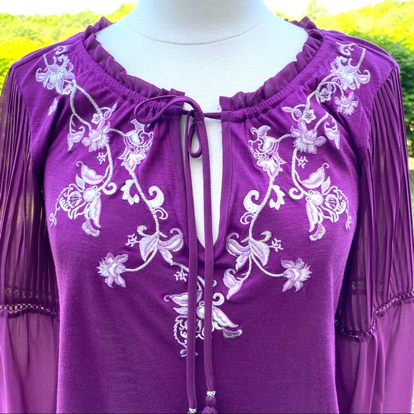 WHBM Long Sleeve Embroidered Top - Picture 5 of 16